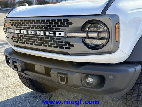 Used 2023 Ford Bronco Badlands image 31