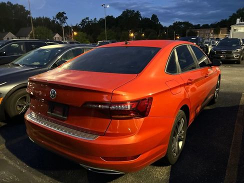 Used 2019 Volkswagen Jetta R-Line w/ R-Line Cold Weather Package FWD image 6