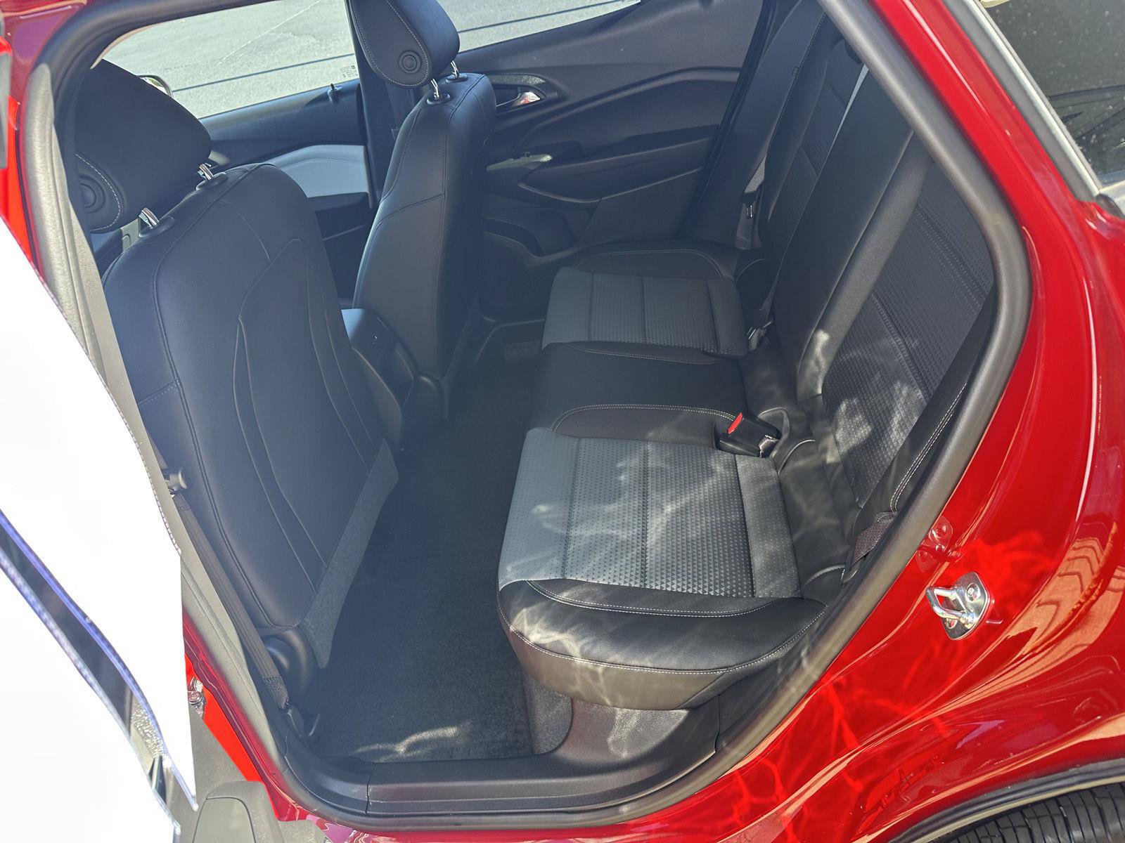Used 2026 Chevrolet Trax LT w/ Driver Confidence Package FWD image 30