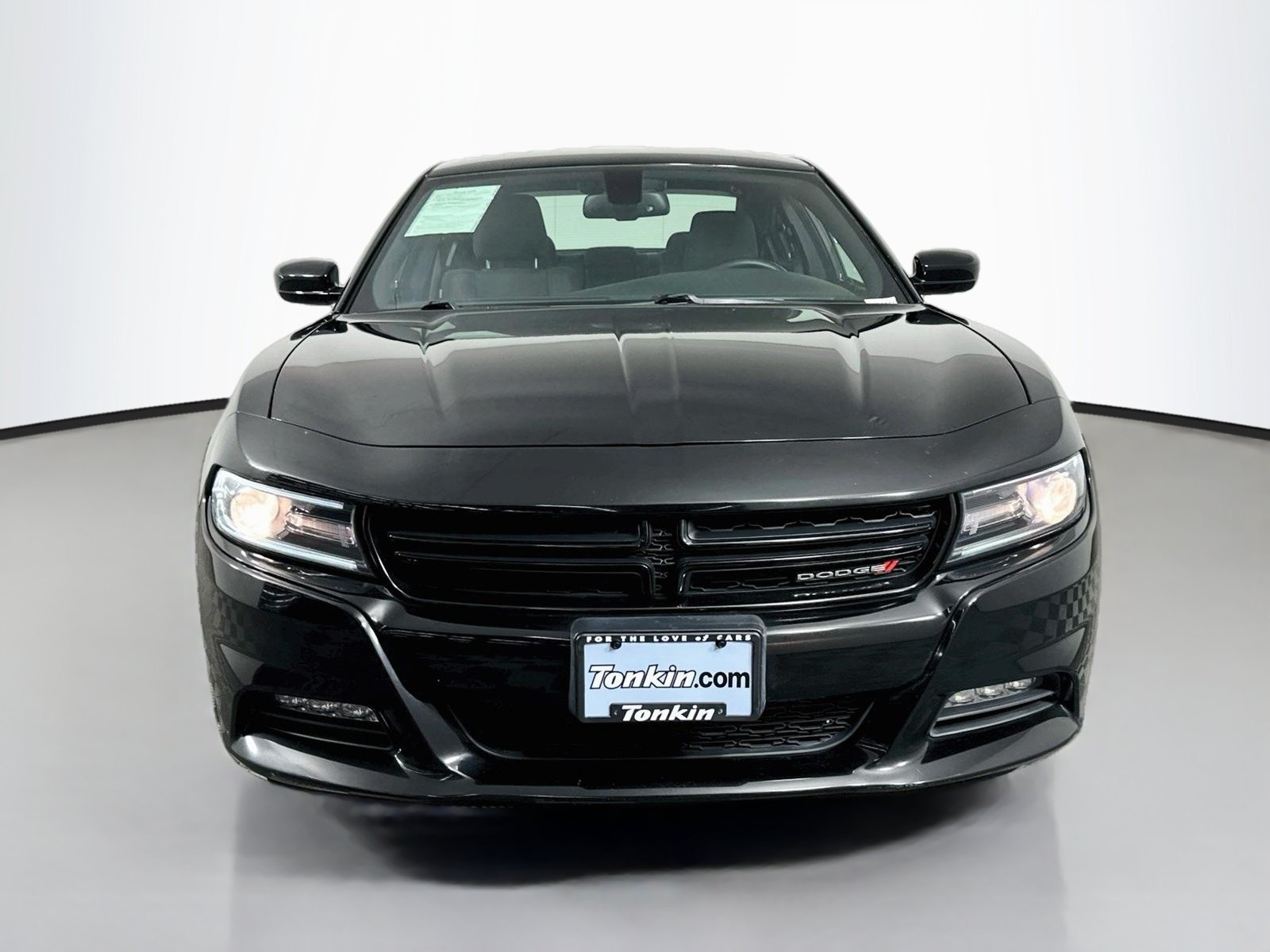 Used 2016 Dodge Charger R/T RWD image 2