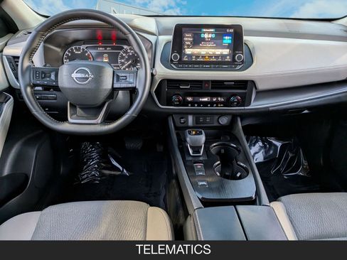 Certified 2025 Nissan Rogue SV image 13