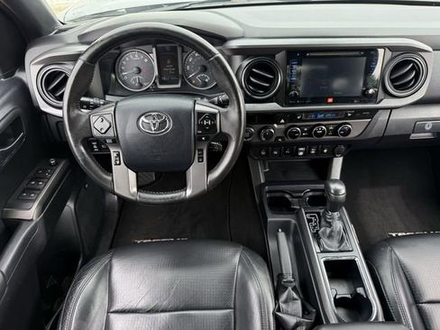 Used 2018 Toyota Tacoma TRD Off-Road image 13
