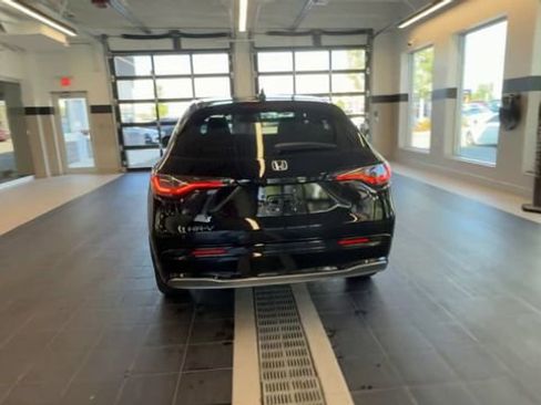 Used 2026 Honda HR-V EX-L image 9