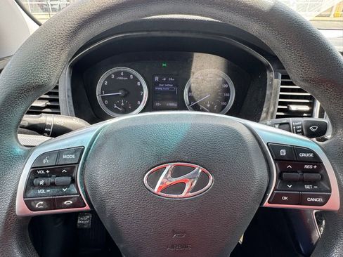 Used 2019 Hyundai Sonata SE w/ Cargo Package FWD image 18