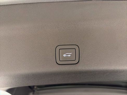 New 2026 Chevrolet Suburban Premier image 15