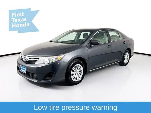 Used 2012 Toyota Camry LE image 3