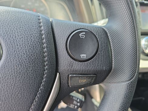 Used 2013 Toyota RAV4 LE FWD image 18