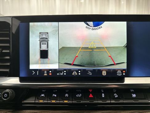 Used 2025 Chevrolet Silverado 1500 RST AWD/4WD image 27