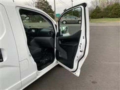 Used 2017 Nissan NV200 SV w/ Technology Package image 12