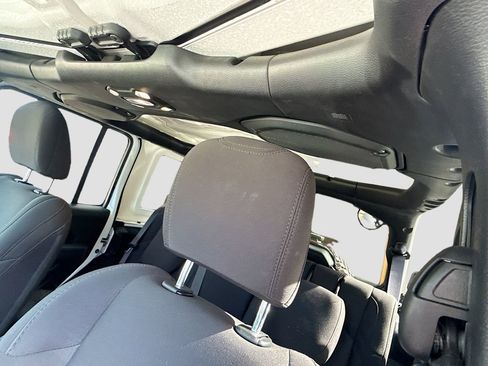 Used 2023 Jeep Wrangler Unlimited w/ Cold Weather Group image 20