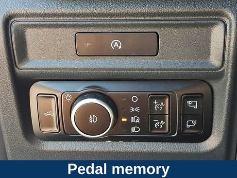 Used 2025 Ford F150 Lariat AWD/4WD image 9