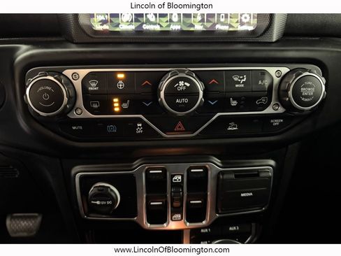 Used 2022 Jeep Wrangler Unlimited Sahara w/ Cold Weather Group image 33