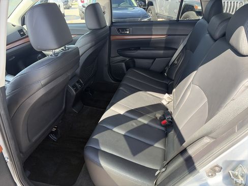 Used 2014 Subaru Outback 2.5i Limited AWD/4WD image 18