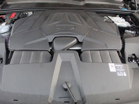 Certified 2025 Porsche Cayenne image 16