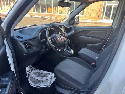 Used 2018 RAM ProMaster City Tradesman SLT FWD image 11