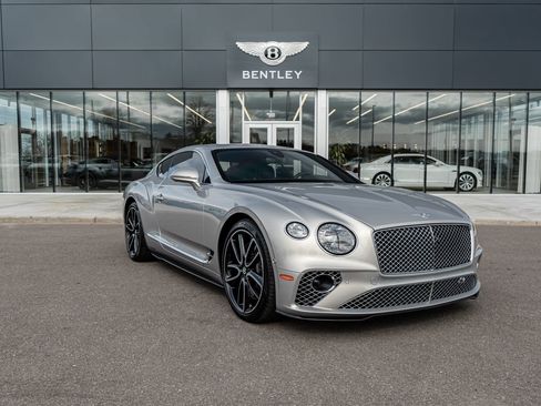 Used 2023 Bentley Continental GT Azure image 17