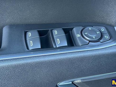 Used 2025 Chevrolet Silverado 1500 LT image 12