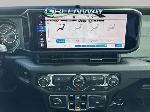 New 2025 Jeep Gladiator Sport image 19