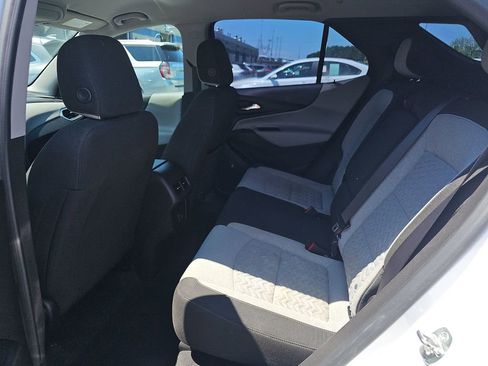 Used 2023 Chevrolet Equinox LS FWD image 6
