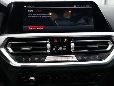 Used 2022 BMW M4 xDrive Competition w/ Executive Package AWD/4WD image 17
