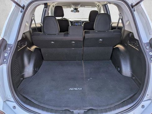 Used 2018 Toyota RAV4 LE w/ Carpet Mat Package image 6