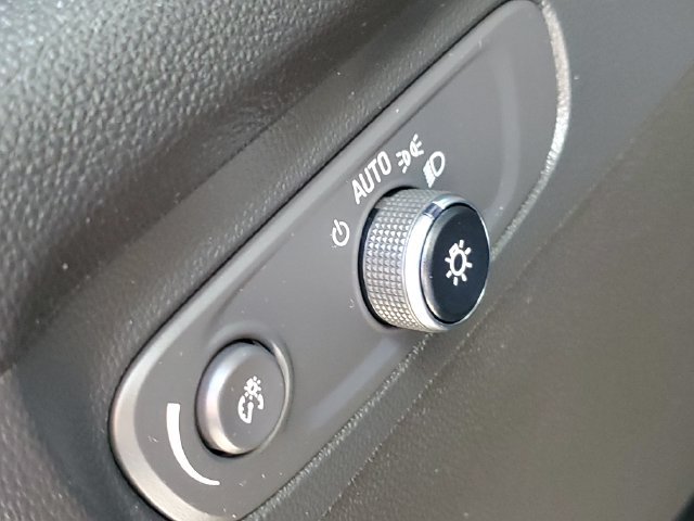 Certified 2022 Buick Envision Preferred FWD image 11