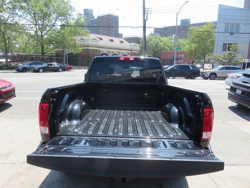 Used 2019 RAM 1500 Express w/ Express Value Package AWD/4WD image 22