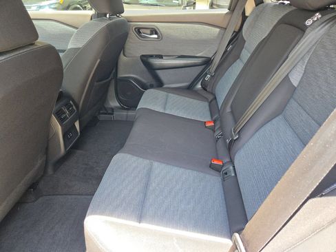 Used 2023 Nissan Rogue SV FWD image 13