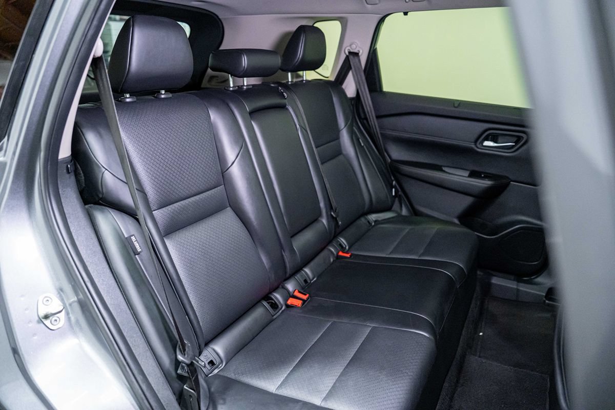 Used 2024 Nissan Rogue SV w/ SV Premium Package FWD image 17