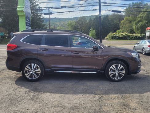 Used 2019 Subaru Ascent Limited w/ Popular Package #3 image 9