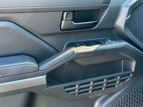 Certified 2024 Toyota Tacoma SR5 image 8