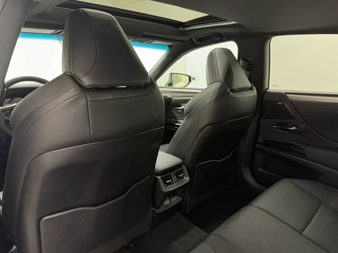 Used 2024 Lexus ES 350 F Sport w/ Accessory Package (Z1) FWD image 13