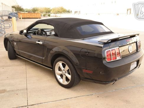 Used 2009 Ford Mustang GT RWD image 17