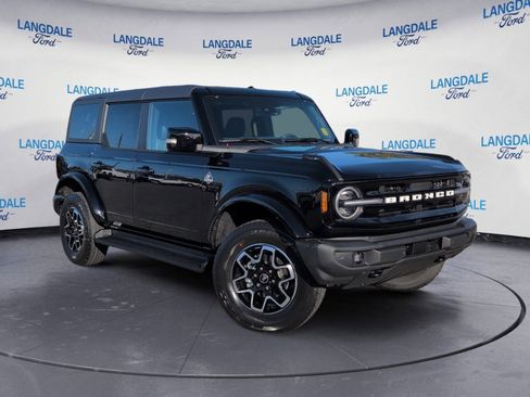 New 2025 Ford Bronco Outer Banks image 2