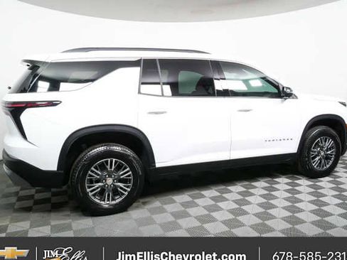 New 2026 Chevrolet Traverse LT w/ Driver Confidence Package AWD/4WD image 2
