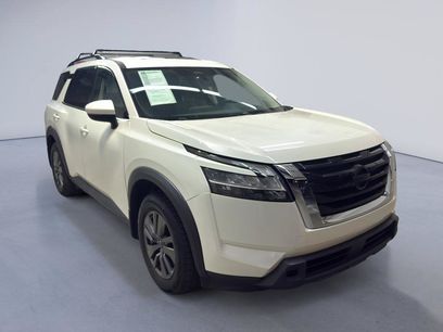 Used 2022 Nissan Pathfinder SV w/ SV Premium Package