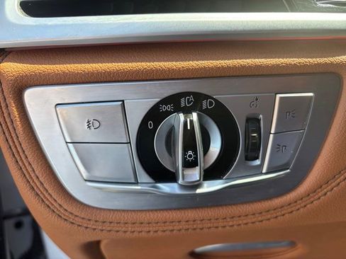 Used 2018 BMW 750i image 50