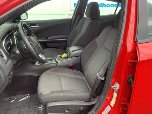 Used 2017 Dodge Charger R/T RWD image 11