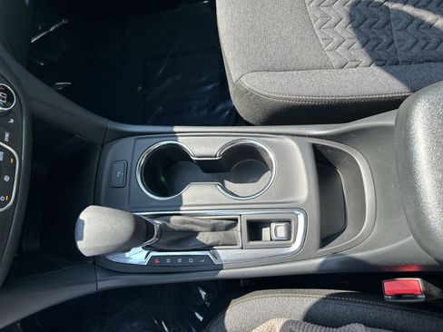 Used 2024 Chevrolet Equinox LT image 17