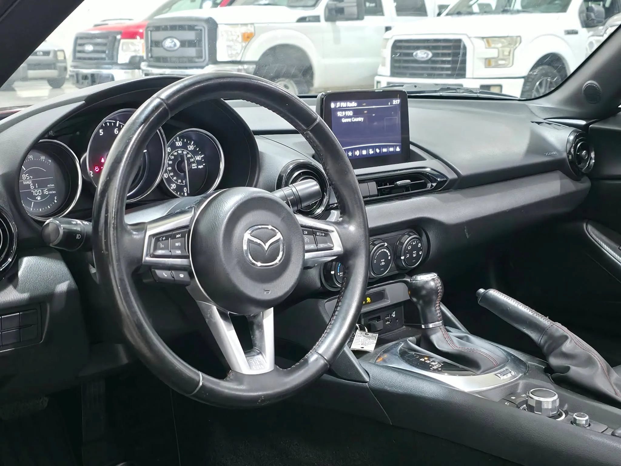 Used 2018 MAZDA MX-5 Miata Sport RWD image 9