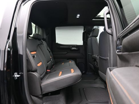 Used 2024 GMC Sierra 1500 AT4 w/ Technology Package AWD/4WD image 12