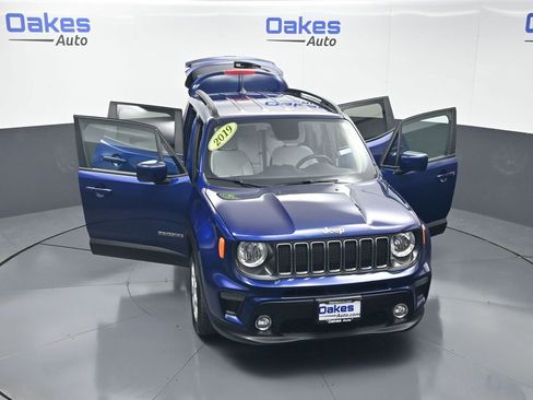 Used 2019 Jeep Renegade Latitude w/ Cold Weather Group FWD image 55