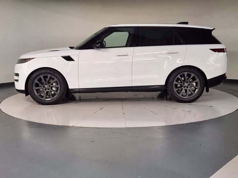 Used 2025 Land Rover Range Rover Sport SE AWD/4WD image 5