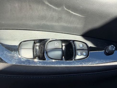 Certified 2019 Nissan Leaf SV w/ SV Technology Package image 8