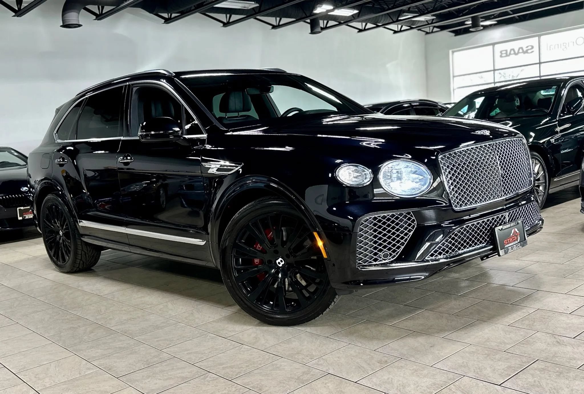 Used 2021 Bentley Bentayga AWD/4WD image 1