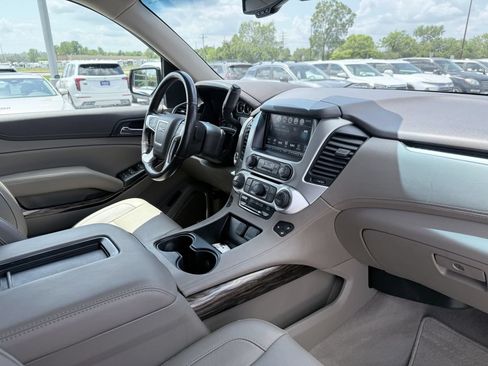 Used 2019 GMC Yukon XL SLT w/ Open Road Package AWD/4WD image 13