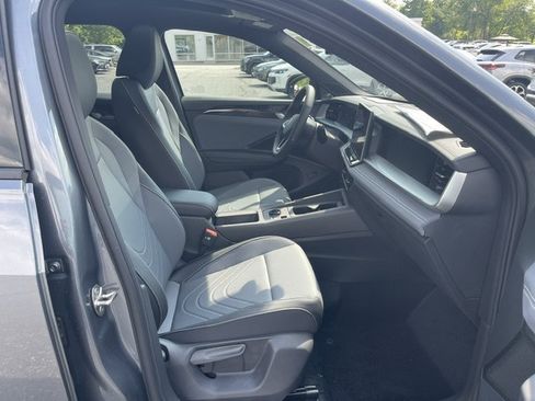 New 2026 Volkswagen Tiguan SE R-Line AWD/4WD image 8