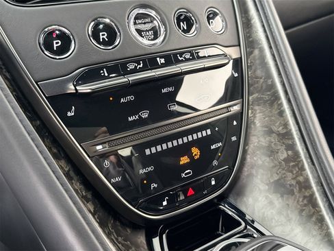 Used 2019 Aston Martin DBS Superleggera image 12