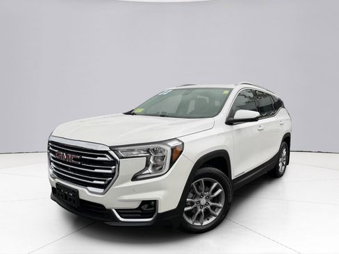 Used 2022 GMC Terrain SLT w/ Infotainment Package II image 1