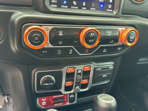 Used 2021 Jeep Gladiator Mojave AWD/4WD image 28
